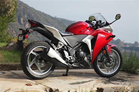 Economical and affordable, the 2012 cbr250r can be a great choice for a first bike, and a nifty alternative for your car, as nothing beats this slender bike in navigating the urban clutter. 2012 Honda CBR 250R Gallery 457086 | Top Speed