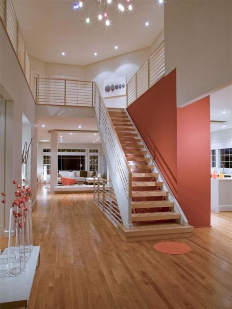 Quelle est la couleur de ce cage d'escalier ? Rénovation escalier et idées de décoration - 78 photos supers