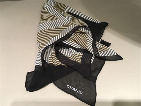 ✅ scegli la consegna gratis per riparmiare di più. Cuscini Chanel - Chanel Art Exhibition At The Chanel ...