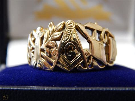 Extremely Rare Solid 14k Gold Secret Compartment Artcarved Masonic Ring