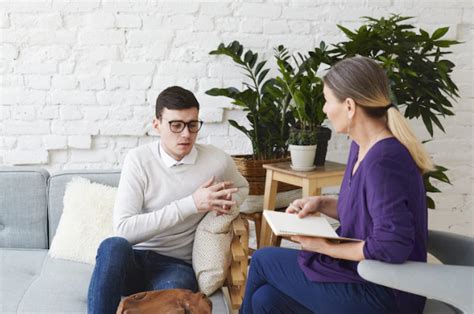 7 Signs Of A Good Therapist And How To Hire An Online Therapist Right