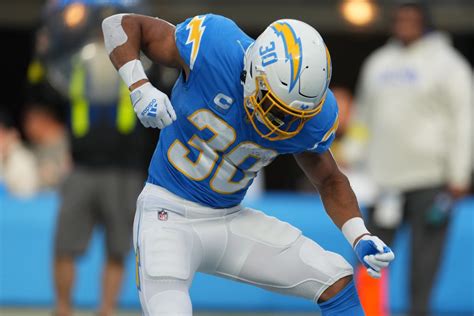 Chargers News Austin Ekeler Continues Puzzling Social Media Behavior Sports Illustrated Los