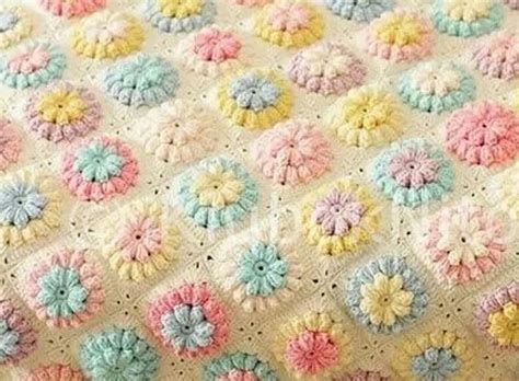 Easy Flower Blanket Afghat For Beginner Beginner Crochet Projects