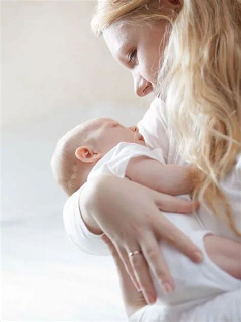 новорожденный у мамы на руках тыс изображений найдено в Яндекс Картинках Дети Мама