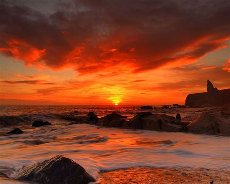 Red Sunset Over Sea | Red sunset, Sunset, Sunset photos