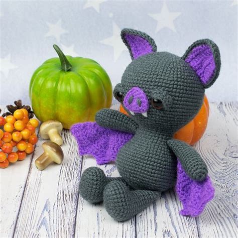 Soft & Dreamy Bat amigurumi pattern - Amigurumi Today | Halloween ...