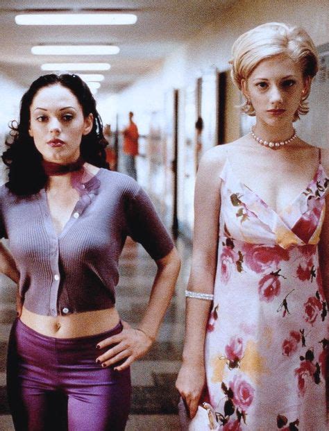 Rose Mcgowan And Judy Greer In Jawbreaker 1999 90s Movies Fashion Movie Fashion Fashion