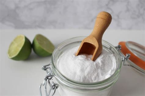 How You Can Use Baking Soda To Fight Toenail Fungus Now