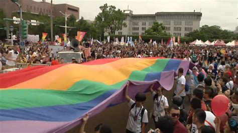 Taiwan Celebrates Asias Biggest Gay Pride Parade