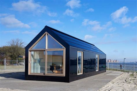 This Modular Prefab Home Is Powered By The Sun Prefab Homes