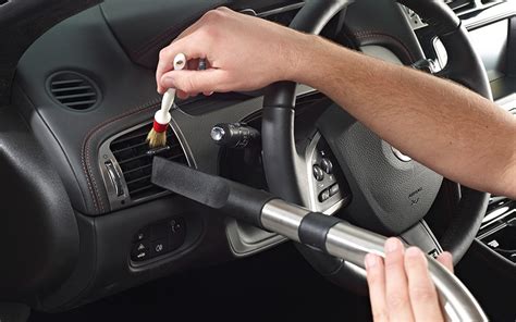 Detail your car like a pro detailer! How to clean your car interior: mats, seats | HireRush Blog