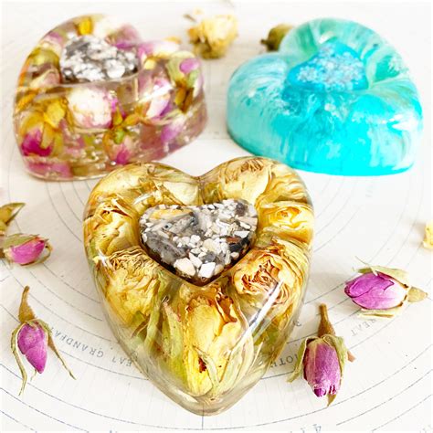 Pet Ashes Heart In A Heart Paperweight Dried Roses Sympathy T Wild