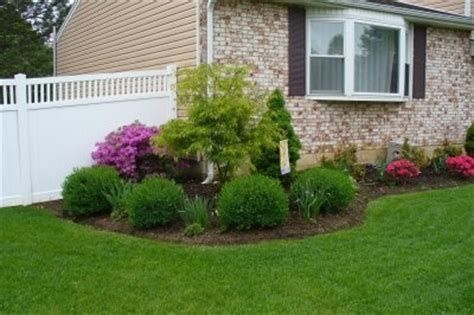 For this purpose place equal number of trees and shrubs on both sides of the house. Simple Landscaping Ideas to Make Big Impact | Gardening Stories