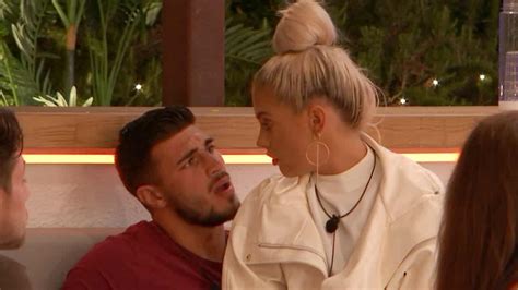 love island s molly mae hague and tommy fury have been doing bits reality tv tellymix