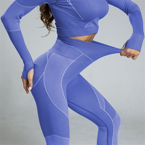 Use the following list as a guideline to check you are buying the best type of yoga clothes. 2019 New Seamless Yoga Clothes Set With Bouncy Fabric ...