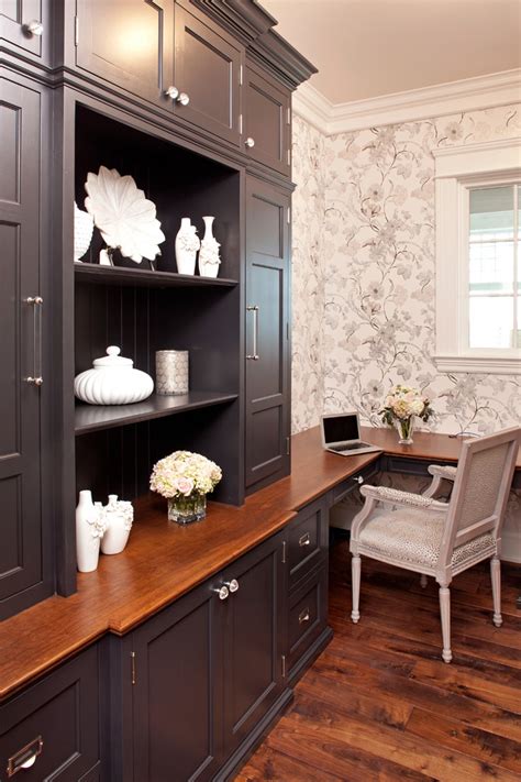 23 Traditional Home Office Designs To Work In Style