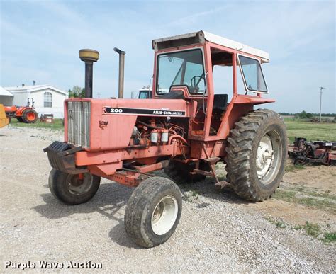 1974 Allis Chalmers 200 Tractor In Lamar Mo Item Bi9557 Sold