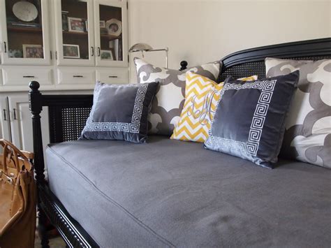 Daybed sofa — daybed sofa günstig kaufentop angebote für daybed sofa online entdecken bei ebay top marken günstige preise große auswahldaybed entspannen auf dem tagesbett living at homeim wohnzimmer ergänzt das daybed vorhandene polstermöbel wie sofa und sessel manchmal ersetzt es. Bright daybed cover in Home Office Traditional with Daybed ...