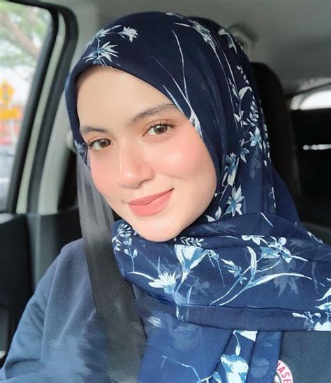Malay Beautiful Hijaber Asyiqin Khairi Cute Pemuja Wanita In 2021 Beautiful Hijab Girl