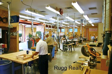 Sun City Texas Woodworker’s Shop Sells Homes