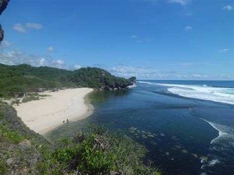 Indahnya Pantai Sundak Di Gunungkidul Yogyakarta