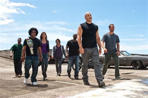 Fast and furious franchise stars vin diesel, dwayne the rock johnson, and jason statham have ways to ensure they never lose a fight in the movies, according to the wall street journal. Photo de Paul Walker - Fast and Furious 5 : Photo Paul ...
