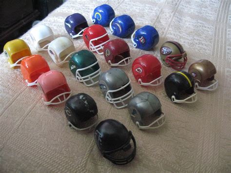 19 1980s Vintage Mini Nfl Football Helmets Gumball Prizes 86500
