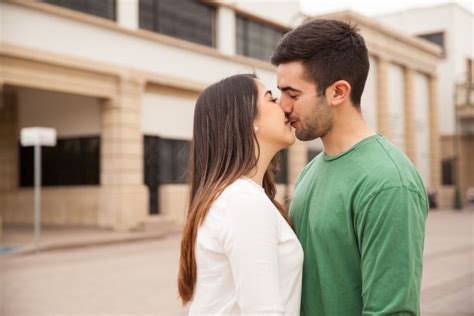 quand embrasser une fille la première fois le guide