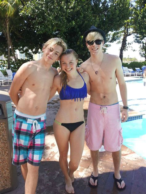 The Stars Come Out To Play Ross Lynch Shirtless Pics