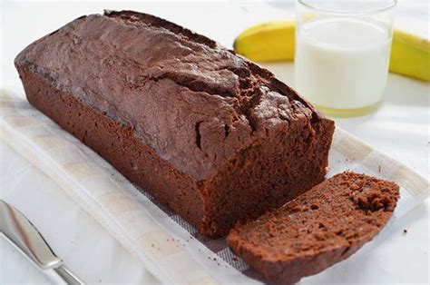 Poi ricoprite il tutto con la panna montata guarnire la banoffee pie con rondelle di banane, toffee e. Ricetta Plumcake banane e cioccolato - La Ricetta della ...