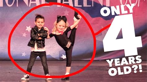 4 Year Olds Performing Unreal Dance Routine Amazing Youtube
