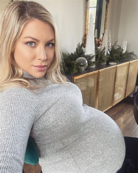 Stassi Schroeders Baby Bump Pregnancy Pics Ahead Of 1st Child