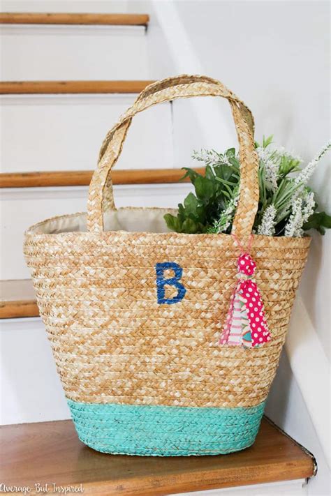 How To Paint A Straw Tote For A Trendy Summer Bag