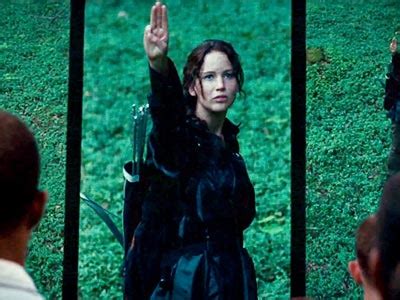 See more ideas about hunger games, hunger games trilogy, i volunteer as tribute. 3 Finger Salute - The Hunger Games Photo (31927620) - Fanpop