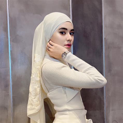 玛莎 masya masyitah on instagram “you become what you believe 💪🏻” arab girls hijab girl hijab
