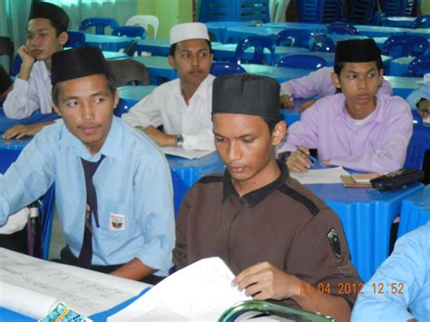 Kaedah hukum hukum adalah salah satu kaedah yang mengatur hubungan antar pribadi dalam masyarakat. SEKOLAH MENENGAH AGAMA AL-IHSAN, KUANTAN, PAHANG: SEMINAR ...