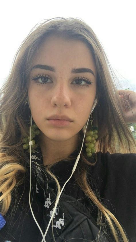 Tumblr Selfies Earphone Hoop Earrings Pictures How To Wear Girl
