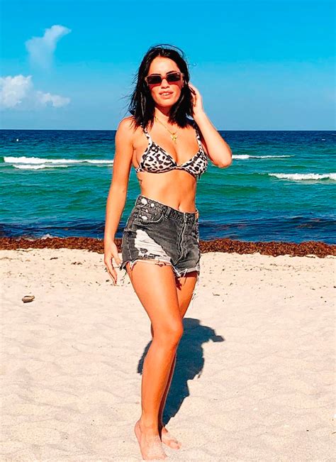 Lali Espósito Se Relaja En Miami Y Presume Su Espectacular Figura En Bikini Photo 2