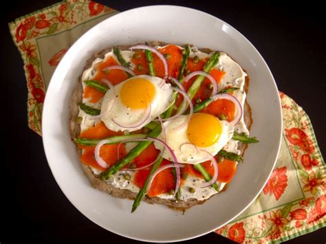 Quick enough to make on a weeknight, and fancy enough to impress guests! Smoked Salmon-Asparagus Breakfast Pizza Recipe - weekend ...