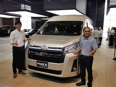 Choose toyota hiace vans for reliability and durability. Harga dan Keunggulan Toyota HiAce Premio - Carmudi Indonesia
