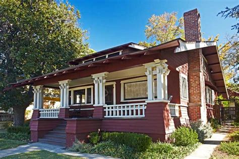 These are craftsman houses — uniquely american creations that began to appear around 1905 in southern california and are considered modern eclectic architecture. 1909 California Bungalow - Design for the Arts & Crafts House | Arts & Crafts Homes Online