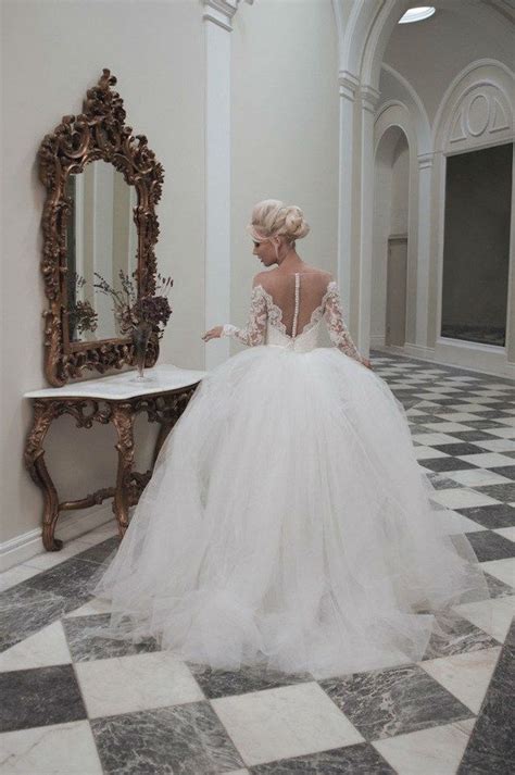 38 Absolutely Stunning Wedding Dresses With Fluffy Skirt