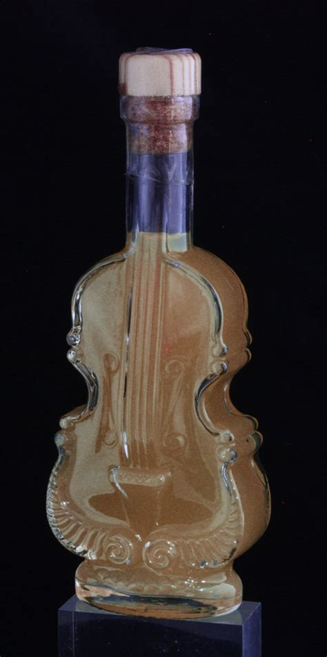 Check spelling or type a new query. Grandetalles.com: Licor Orujo en Forma De Guitarra