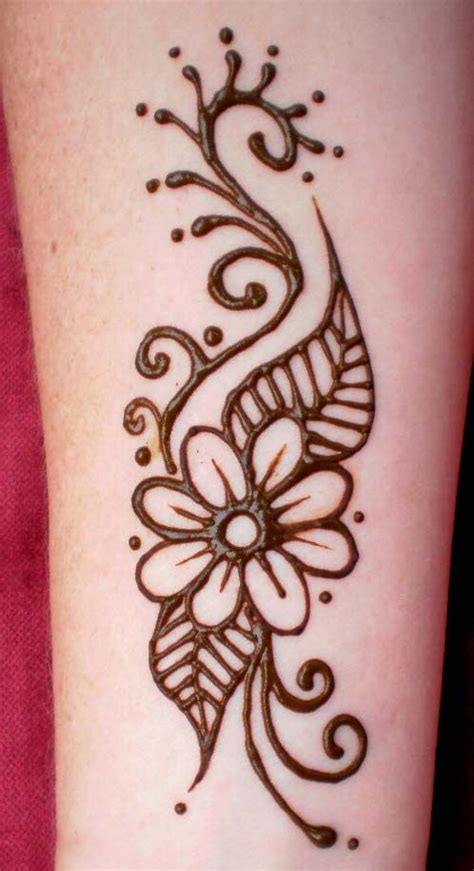 Best 25 Simple Henna Flower Ideas On Pinterest Simple Henna Designs