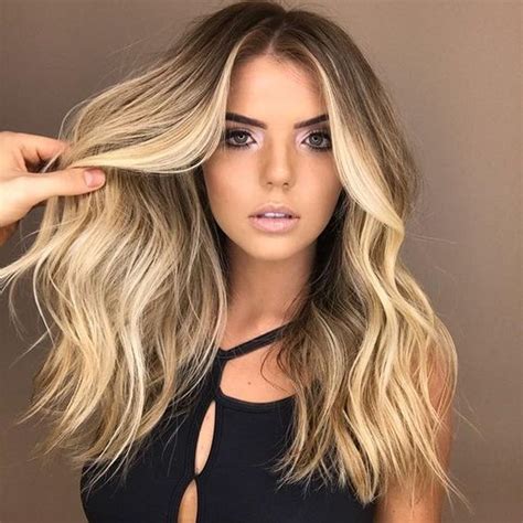 Jun 10, 2021 · los tintes y las mechas, son otros de los protagonistas de esta temporada, aportando profundidad a un look, como es el caso de la imagen superior. Mechas balayage 2019 - 2020 - Fotos e ideas de como ...