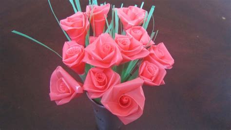 Cara cara membuat bunga mawar dari sedotan plastik. 4+ Cara Membuat Bunga dari Plastik Kresek, Sedotan dan ...