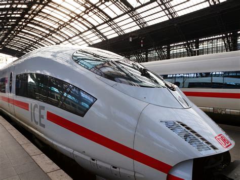 German Ice High Speed Trains At Frankfurt Airport Train Tren Treno