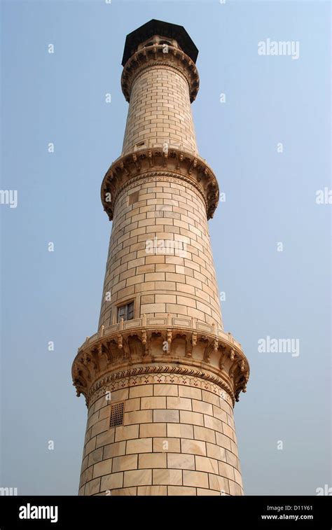Close Up Of Marble Minaret Of Taj Mahalagraindia Stock Photo Alamy