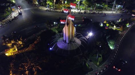 Indahnya Monumen Bambu Runcing Surabaya Malam Hari Dari Drone Youtube