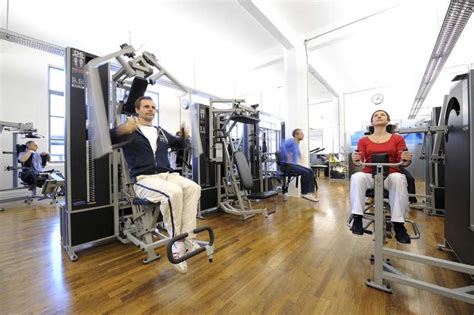 Hier geht's zur anstatt auf den rat seiner ärzte und seines trainers zu hören, die ihm das training verbieten und auf schonung setzen. Kieser Training Erfahrungen: So geht Kieser Training!
